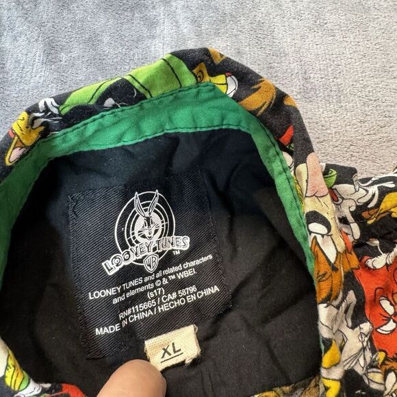 Warner Bros Sz XL Looney Tunes Cotton Button Shirt All Over Print Short Sleeve - Picture 9 of 14